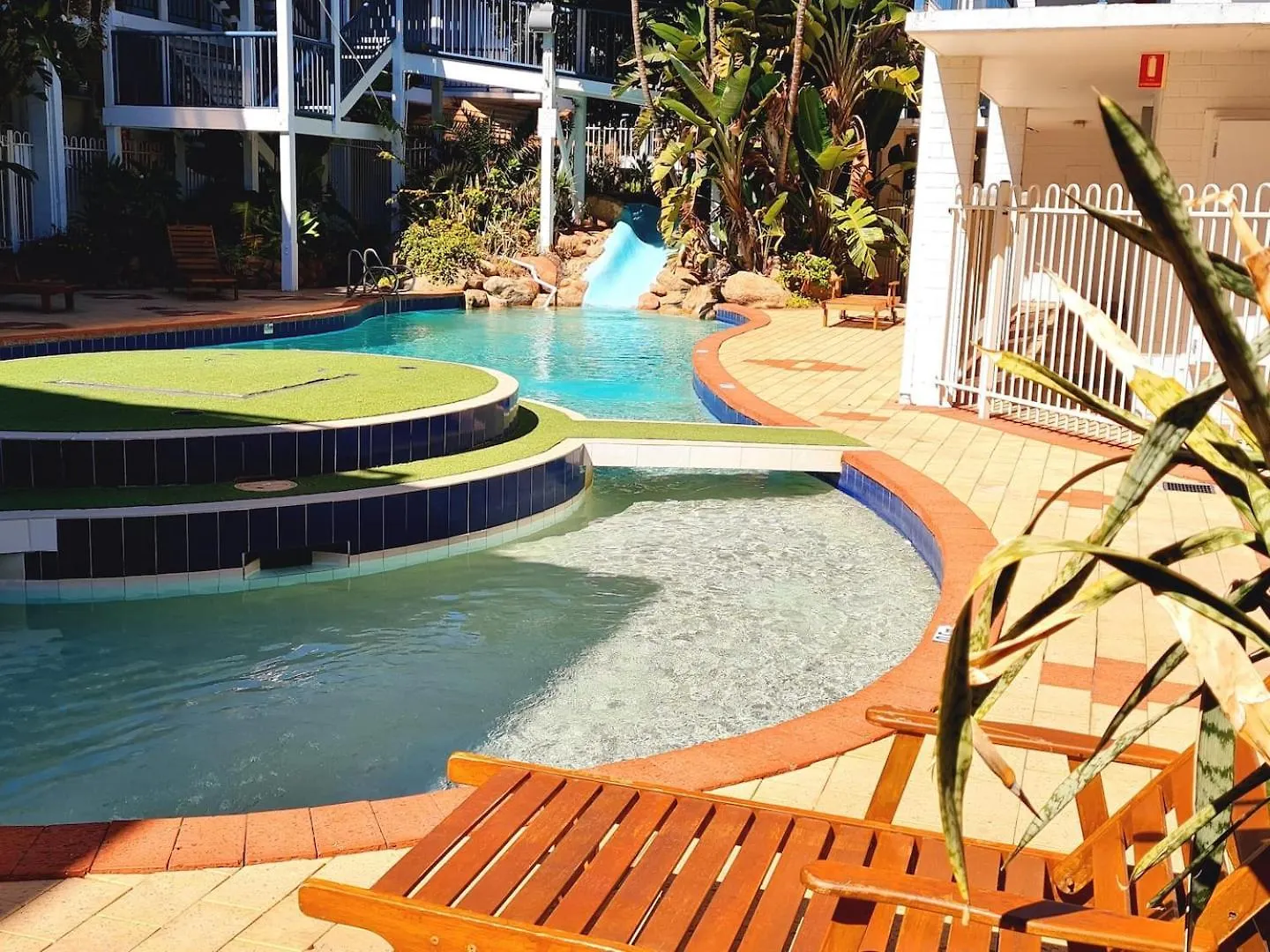 West Beach Lagoon 107 - Great Value Perth 0*,